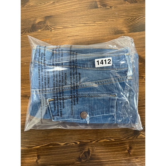 Old Navy Capri Jeans Womens Size 18 Blue Denim Stretch Cuffed Medium Wash Preppy - Picture 5 of 5